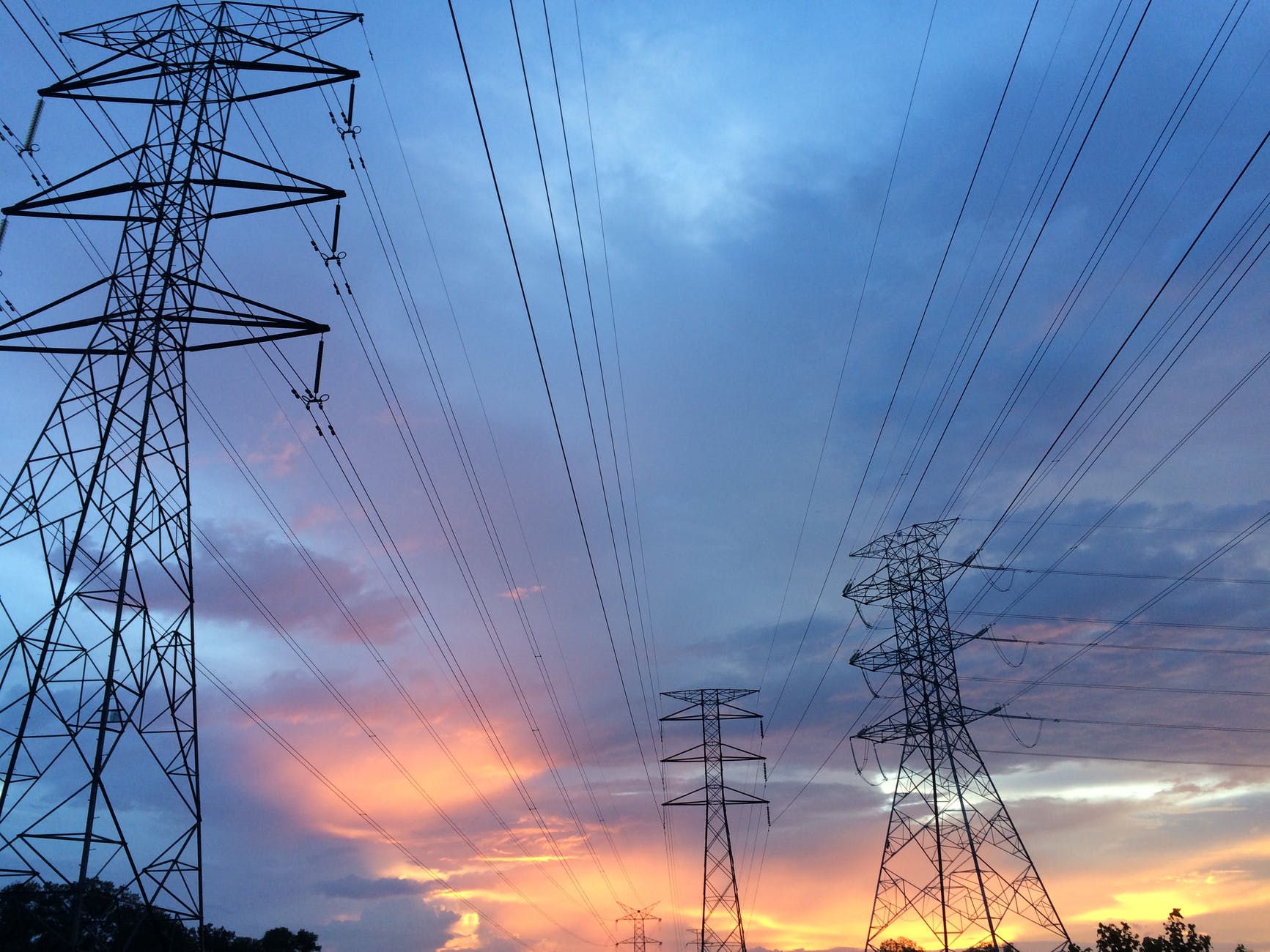 ADIE muestra apoyo a reformas del sector eléctrico